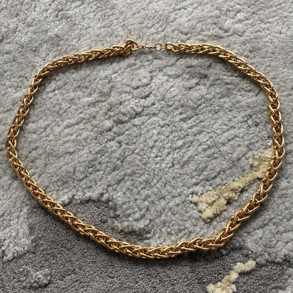Beautiful Broad Wheat Goldtone Monet Necklace. Never used in excellent condition